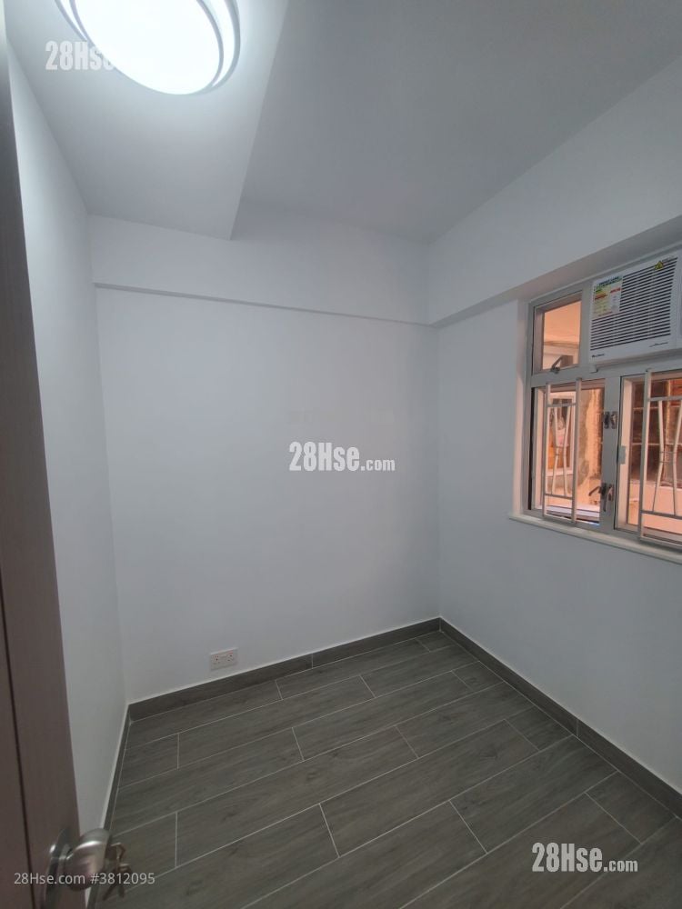 Peony House Sell 3 Bedrooms , 1 Bathroom 395 ft²