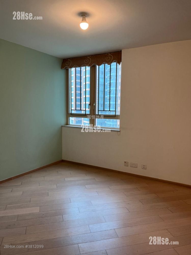 Harbour Place Sell 3 Bedrooms , 2 Bathrooms 593 ft²