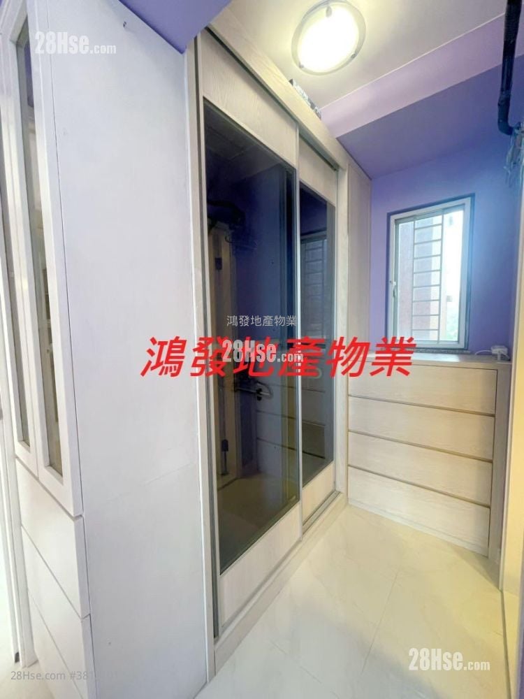 Caldecott Hill Sell 3 Bedrooms , 2 Bathrooms 955 ft²