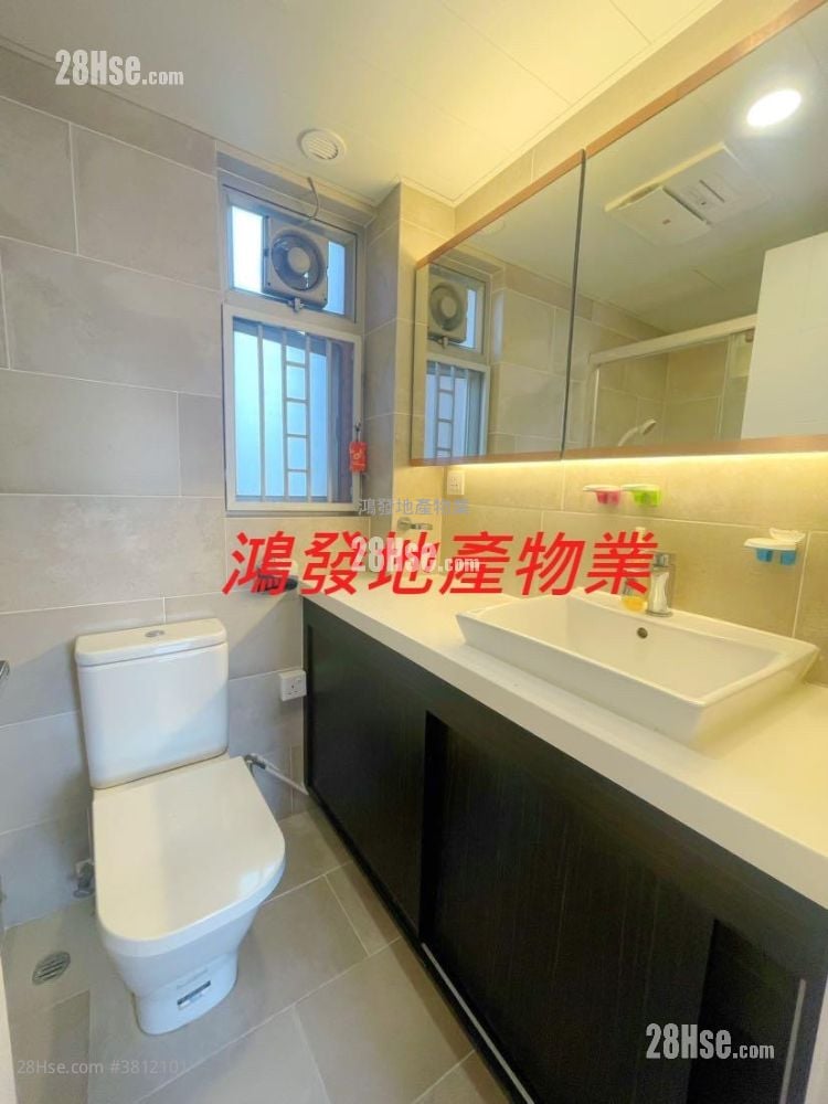 Caldecott Hill Sell 3 Bedrooms , 2 Bathrooms 955 ft²