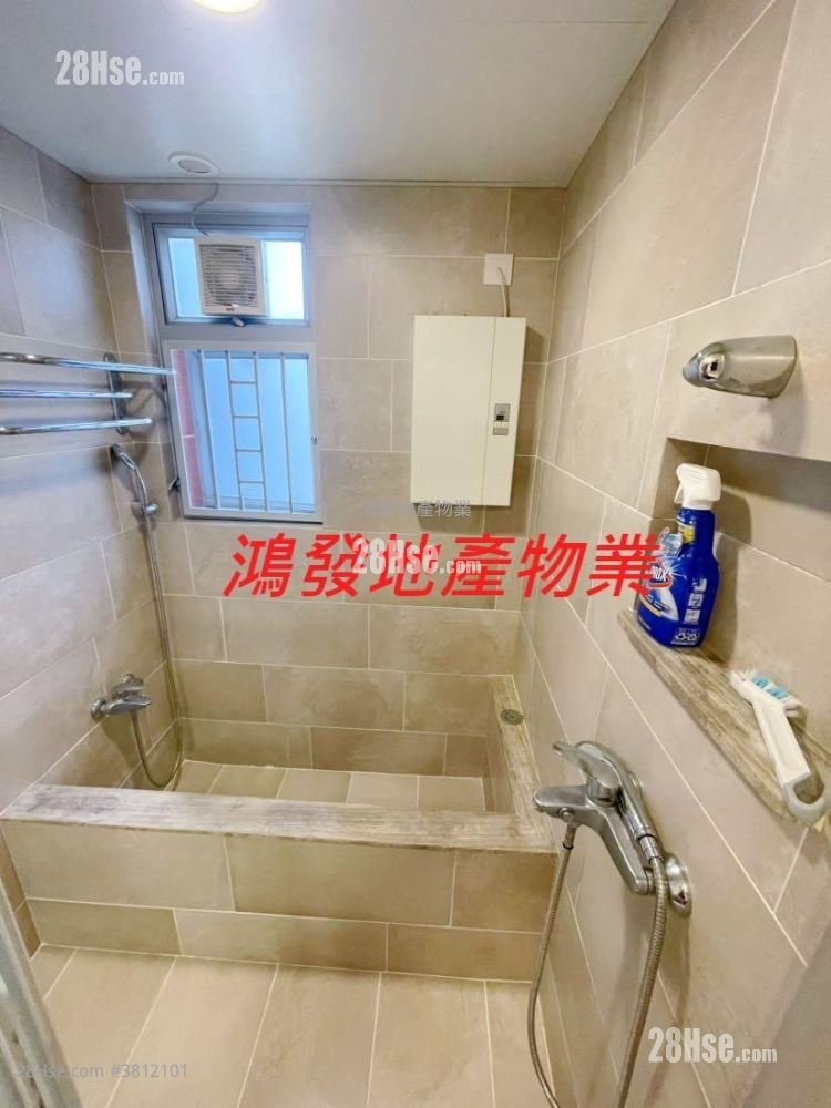 Caldecott Hill Sell 3 Bedrooms , 2 Bathrooms 955 ft²