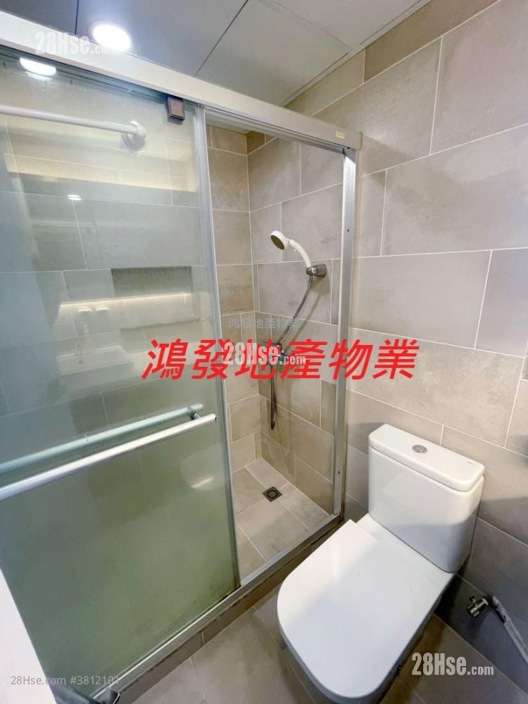 Caldecott Hill Sell 3 Bedrooms , 2 Bathrooms 955 ft²