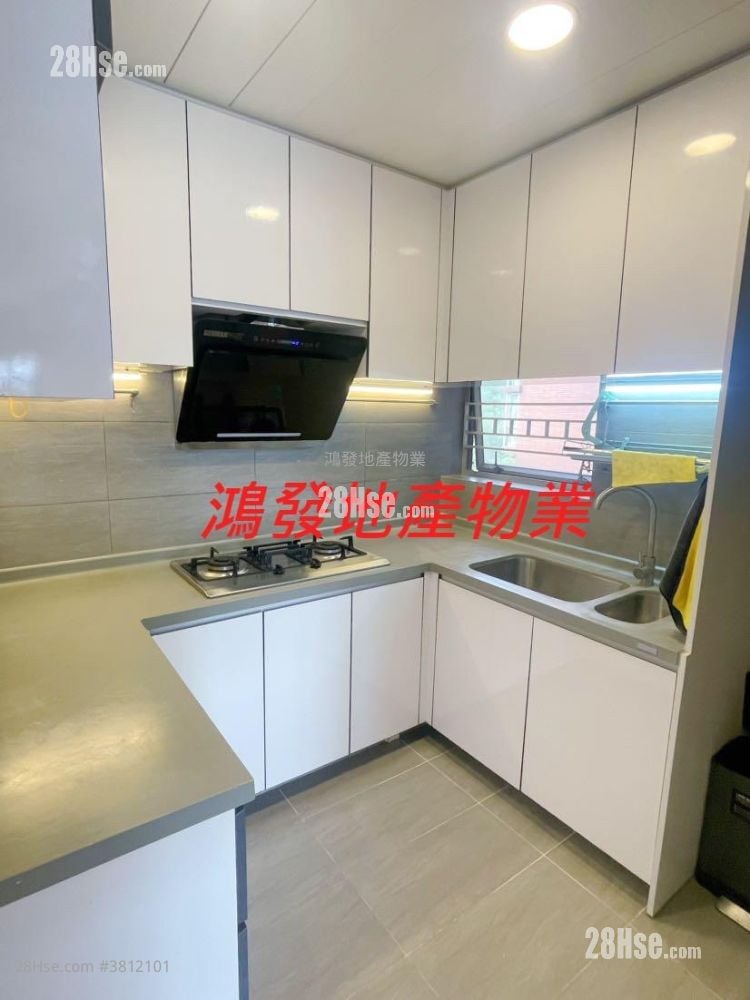 Caldecott Hill Sell 3 Bedrooms , 2 Bathrooms 955 ft²