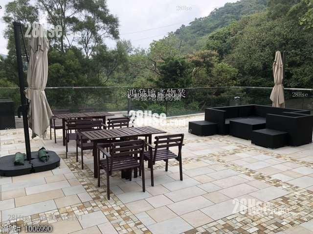 Caldecott Hill Sell 3 Bedrooms , 2 Bathrooms 955 ft²