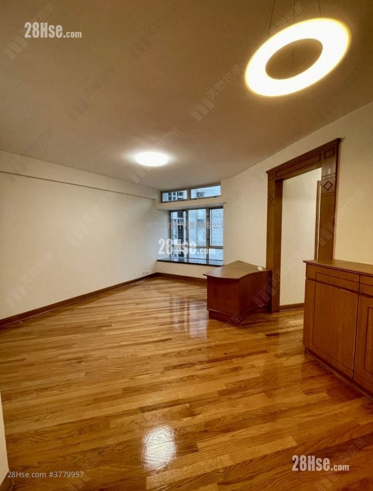 丽港城 售盘 3 房 661 平方尺