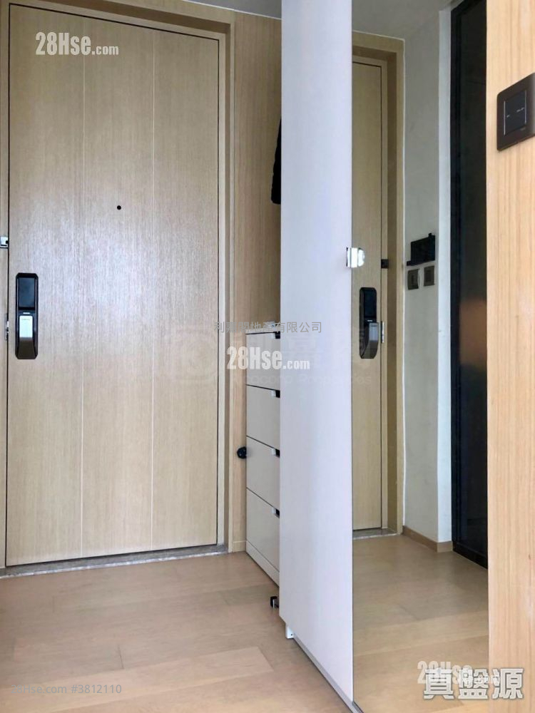 Eltanin Square Mile Rental 193 ft²