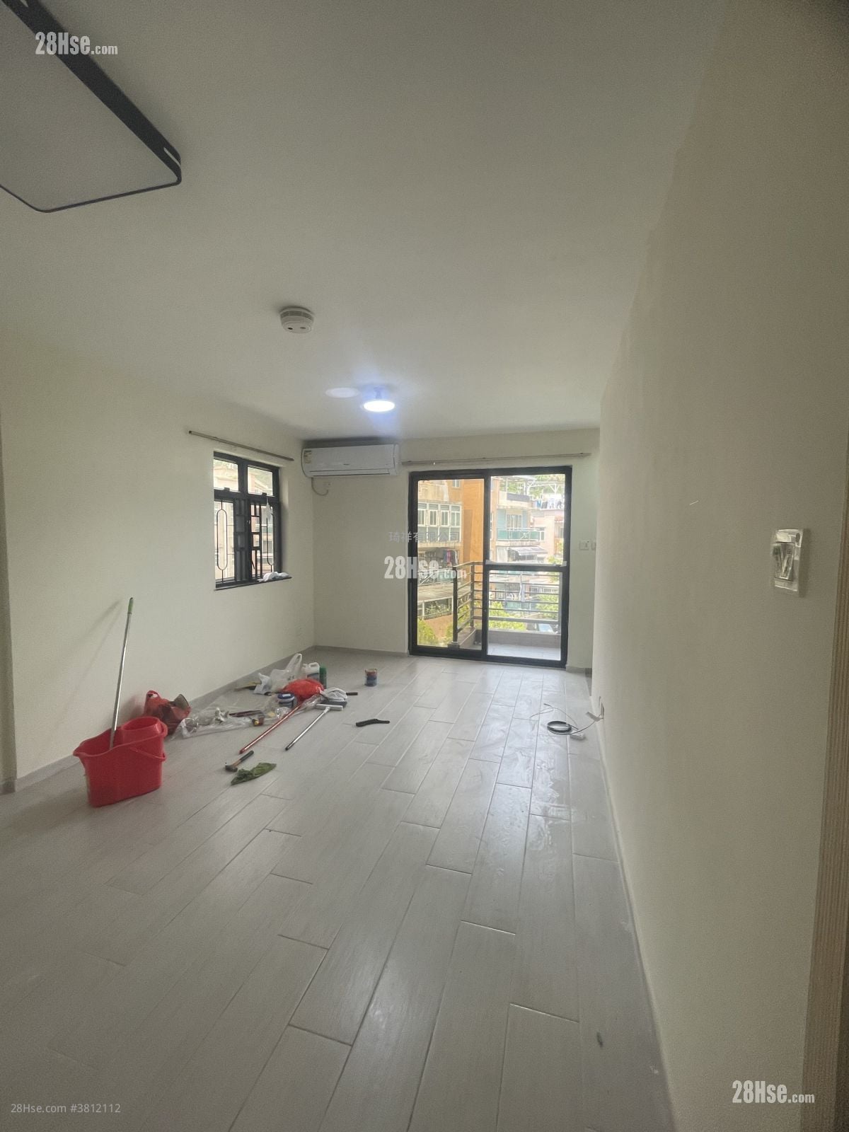 村屋 租盘 3 房 , 2 浴室 700 平方尺