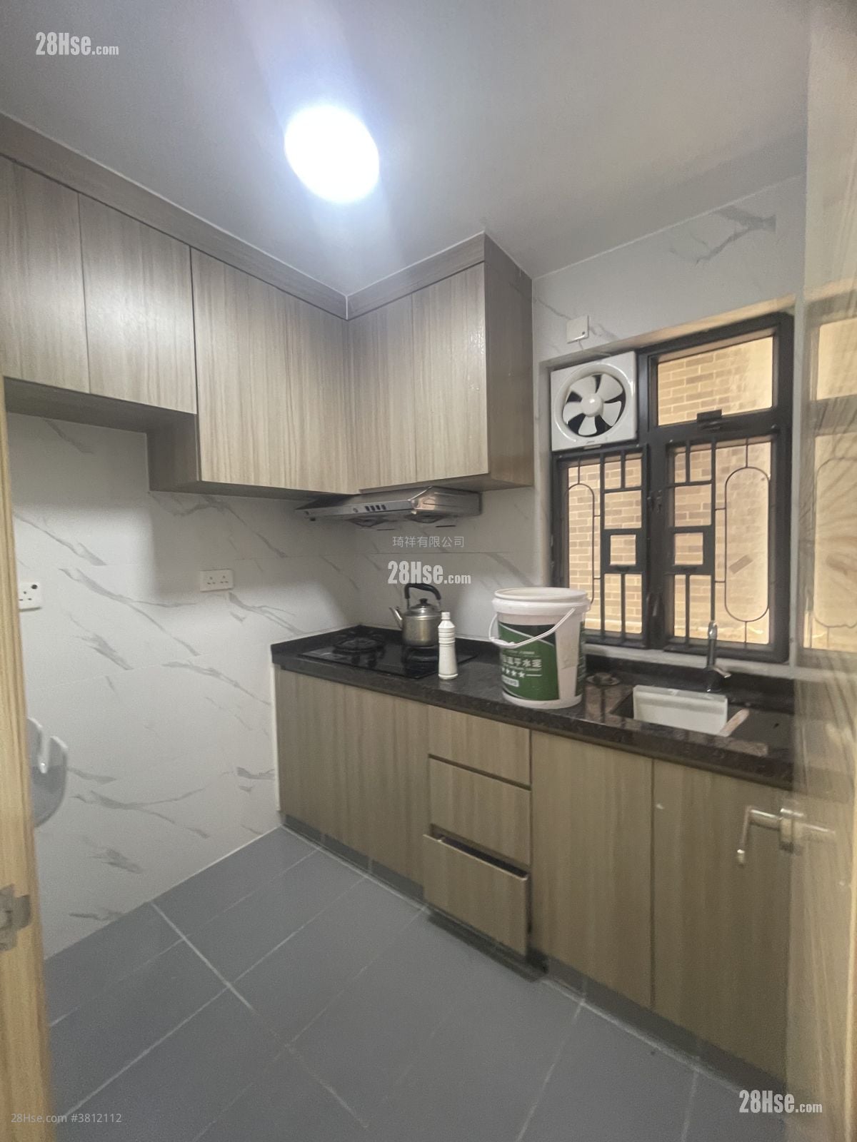 村屋 租盘 3 房 , 2 浴室 700 平方尺