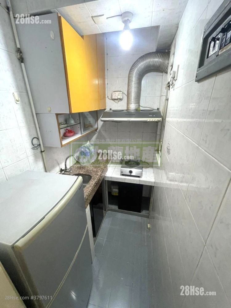 Apartment Sell 2 Bedrooms , 1 Bathroom 271 ft²