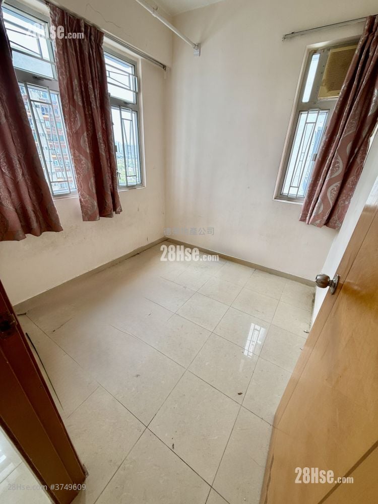 永發大樓 租盤 3 房 , 1 浴室 443 平方呎