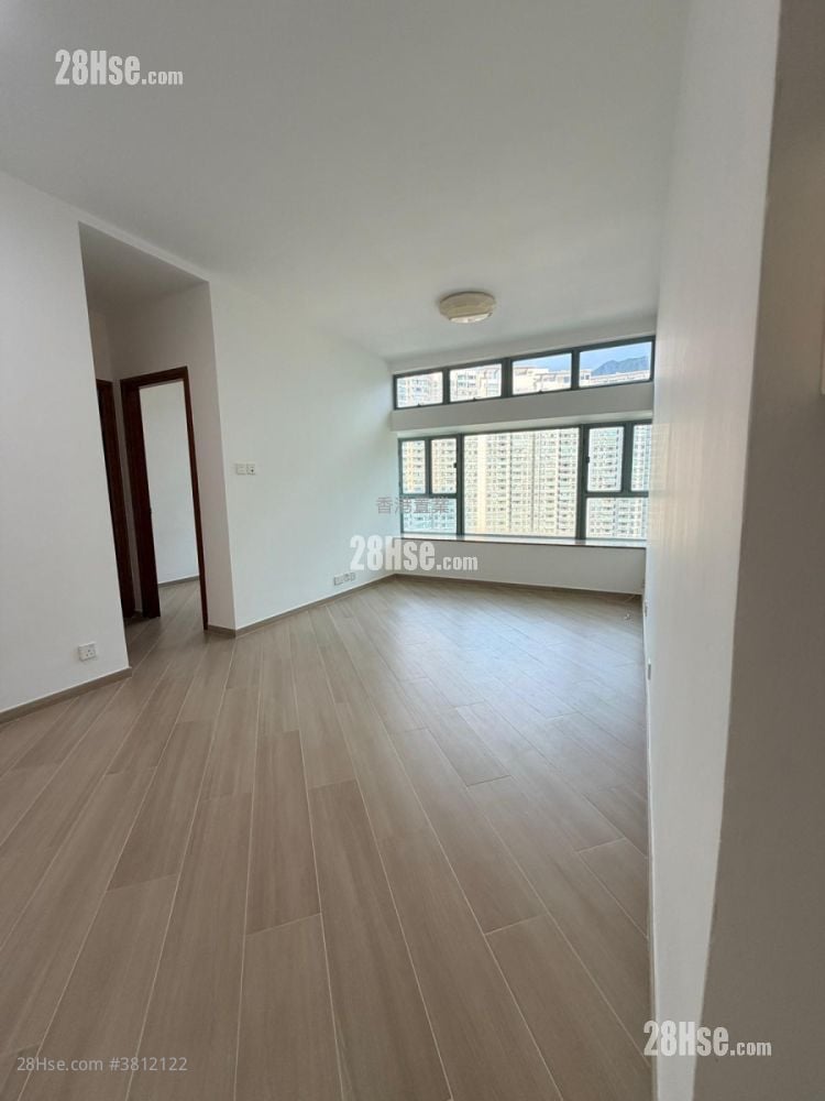 Tung Chung Crescent Sell 2 Bedrooms , 1 Bathroom 592 ft²