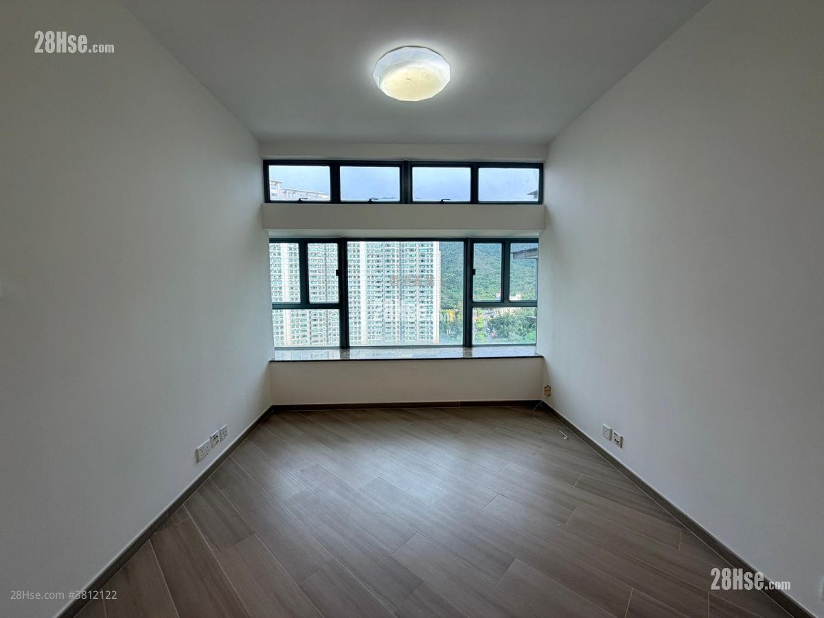 Tung Chung Crescent Sell 2 Bedrooms , 1 Bathroom 592 ft²