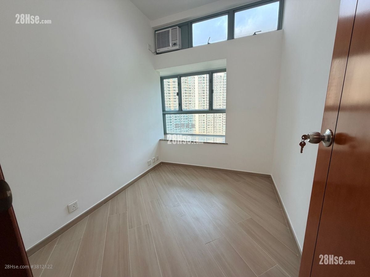 Tung Chung Crescent Sell 2 Bedrooms , 1 Bathroom 592 ft²