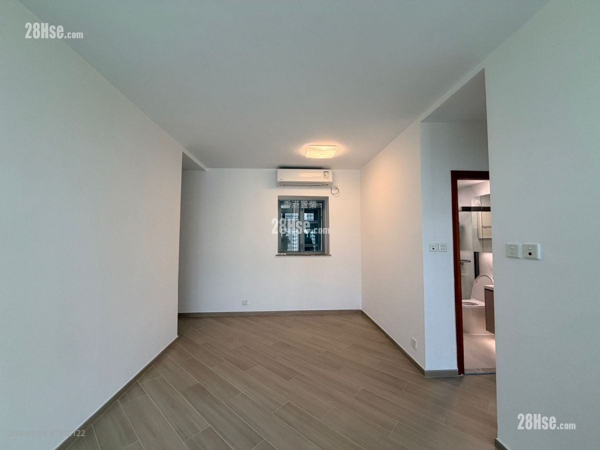 Tung Chung Crescent Sell 2 Bedrooms , 1 Bathroom 592 ft²