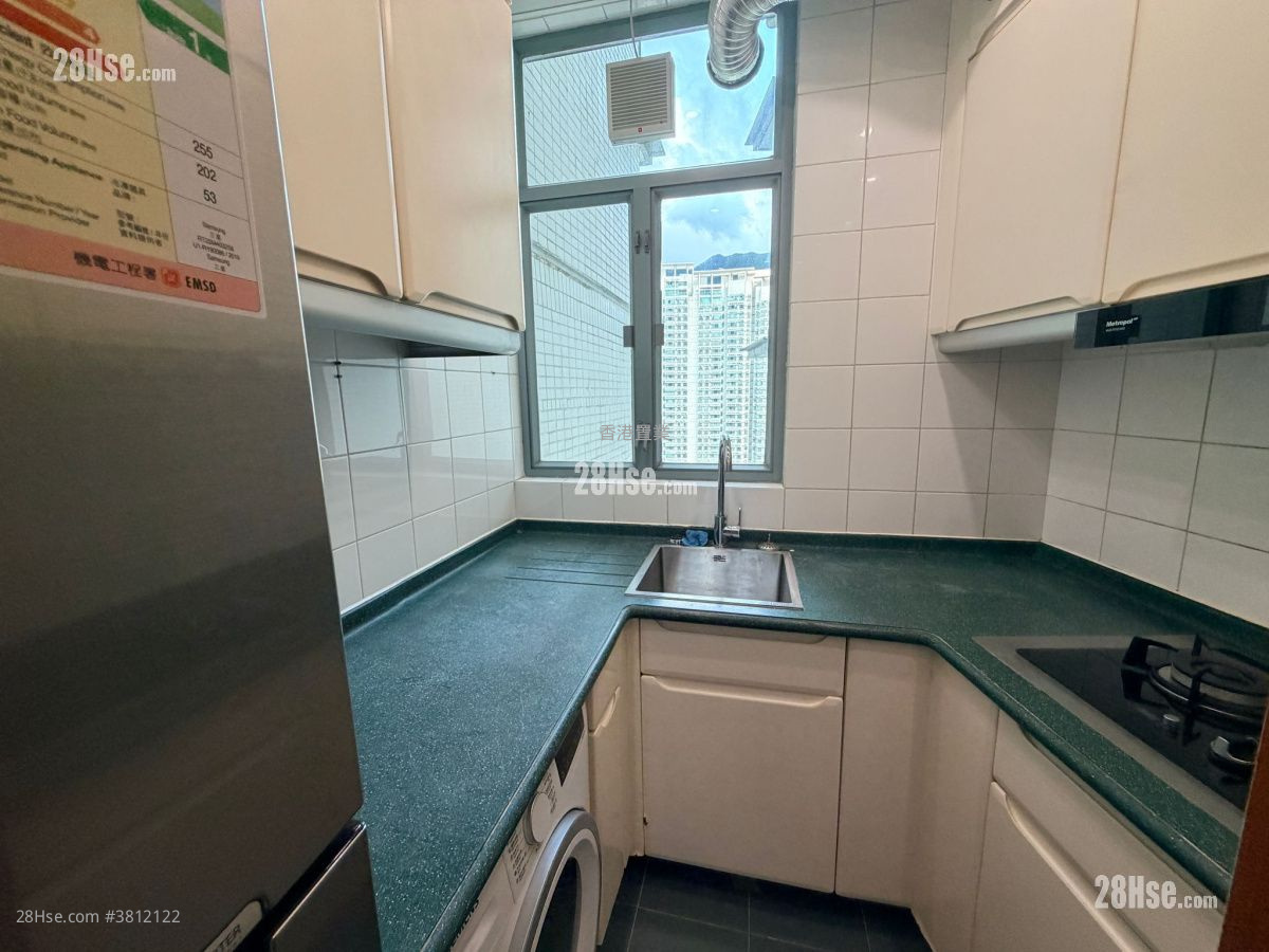 Tung Chung Crescent Sell 2 Bedrooms , 1 Bathroom 592 ft²