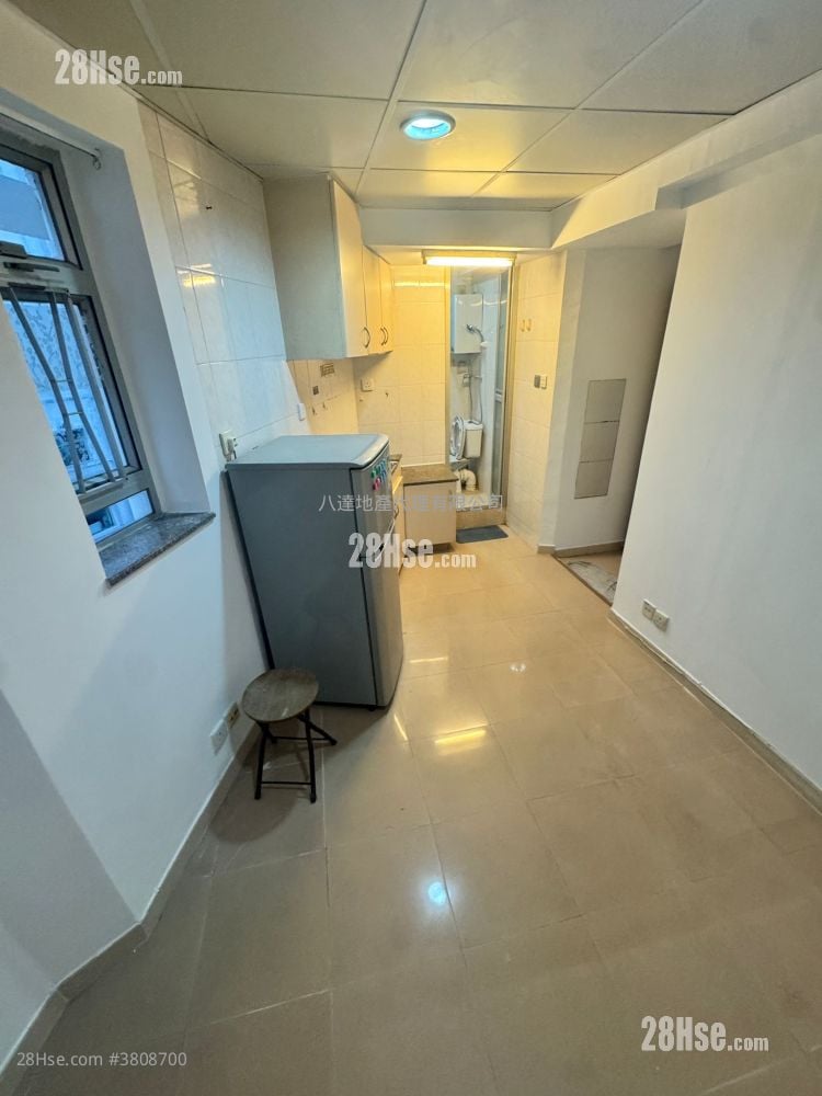 Imperial Court Rental Studio , 1 Bathroom 130 ft²