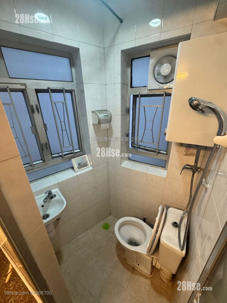 Imperial Court Rental Studio , 1 Bathroom 130 ft²