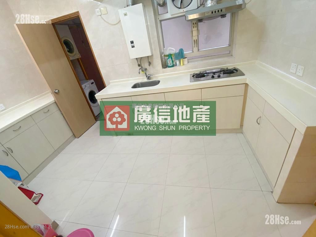 1 Tak Hing Street Rental 3 Bedrooms , 2 Bathrooms 1,115 ft²