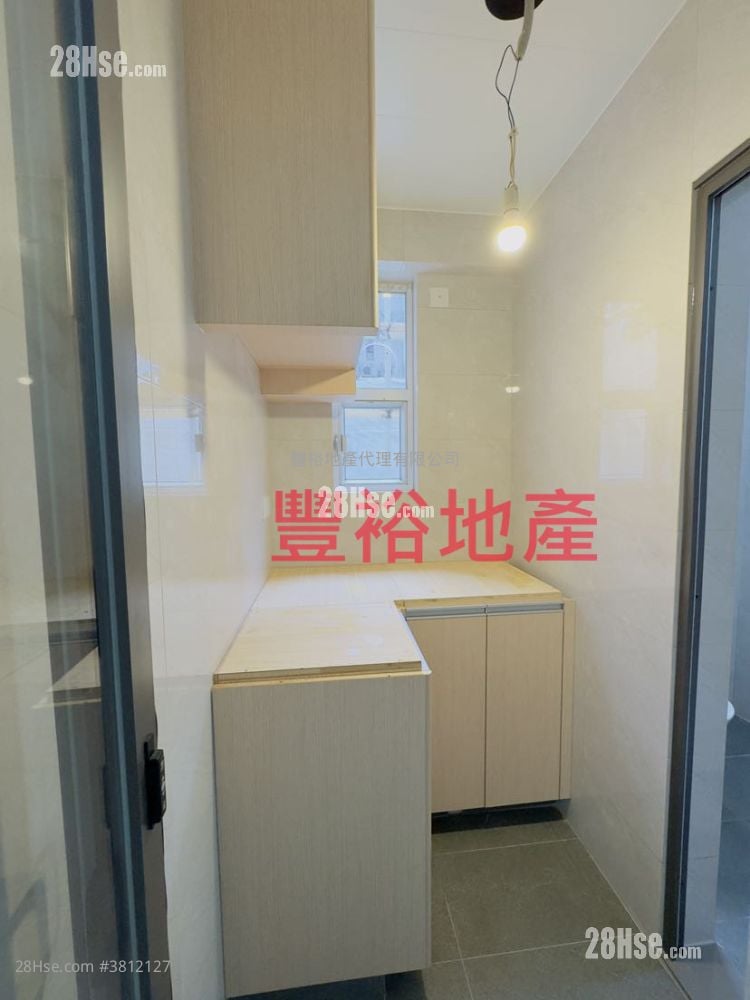 Kwai Fung Building Rental 270 ft²