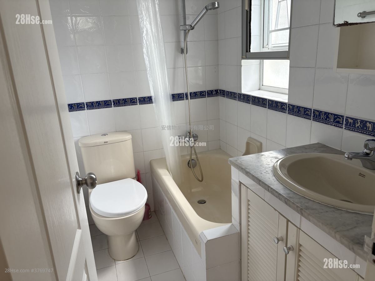 紫兰别墅 租盘 4 房 , 2 浴室 992 平方尺