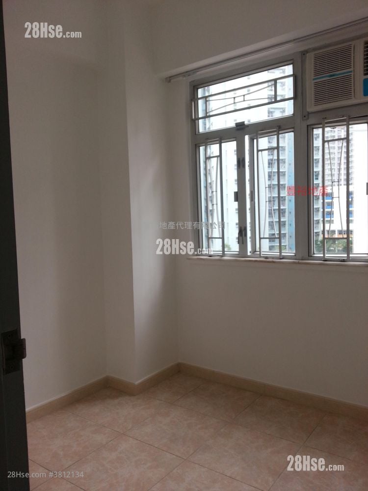 葵丰大厦 租盘 255 平方尺