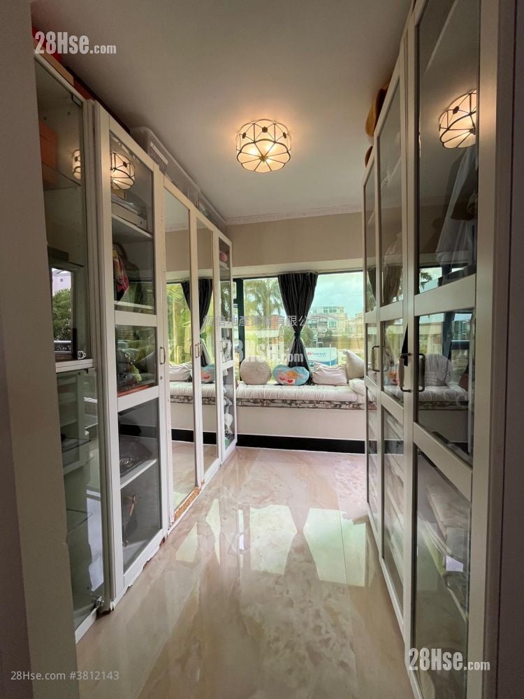 Royal Camellia Sell 1,343 ft²