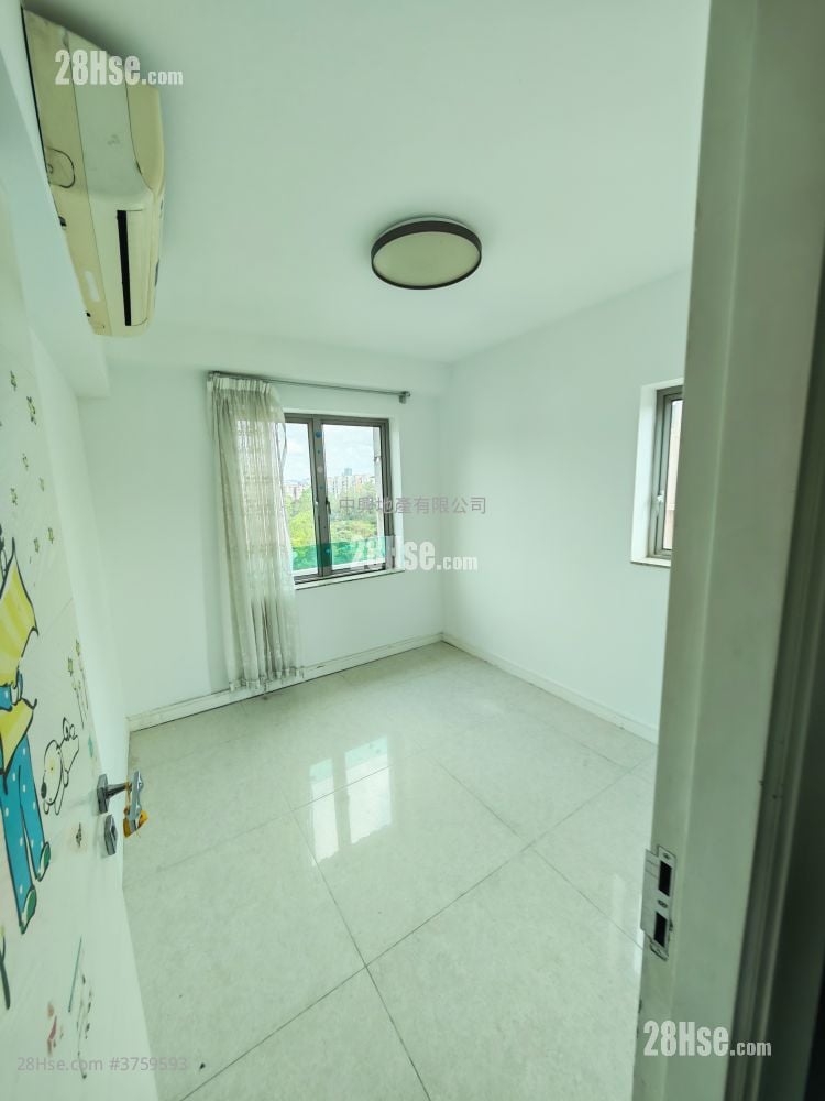 Le Chateau Rental 4 Bedrooms , 2 Bathrooms 1,490 ft²