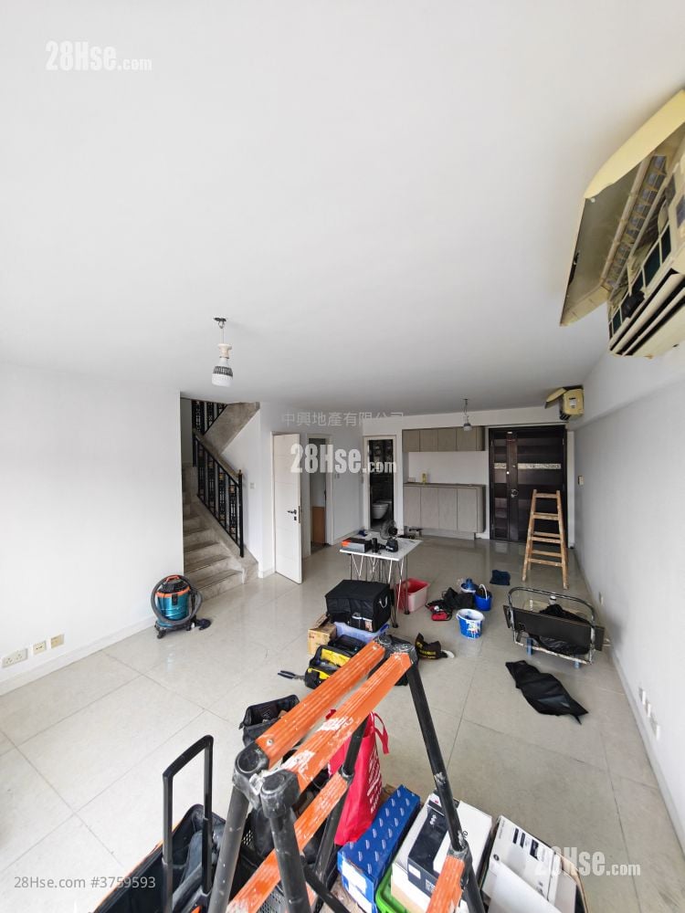 Le Chateau Rental 4 Bedrooms , 2 Bathrooms 1,490 ft²