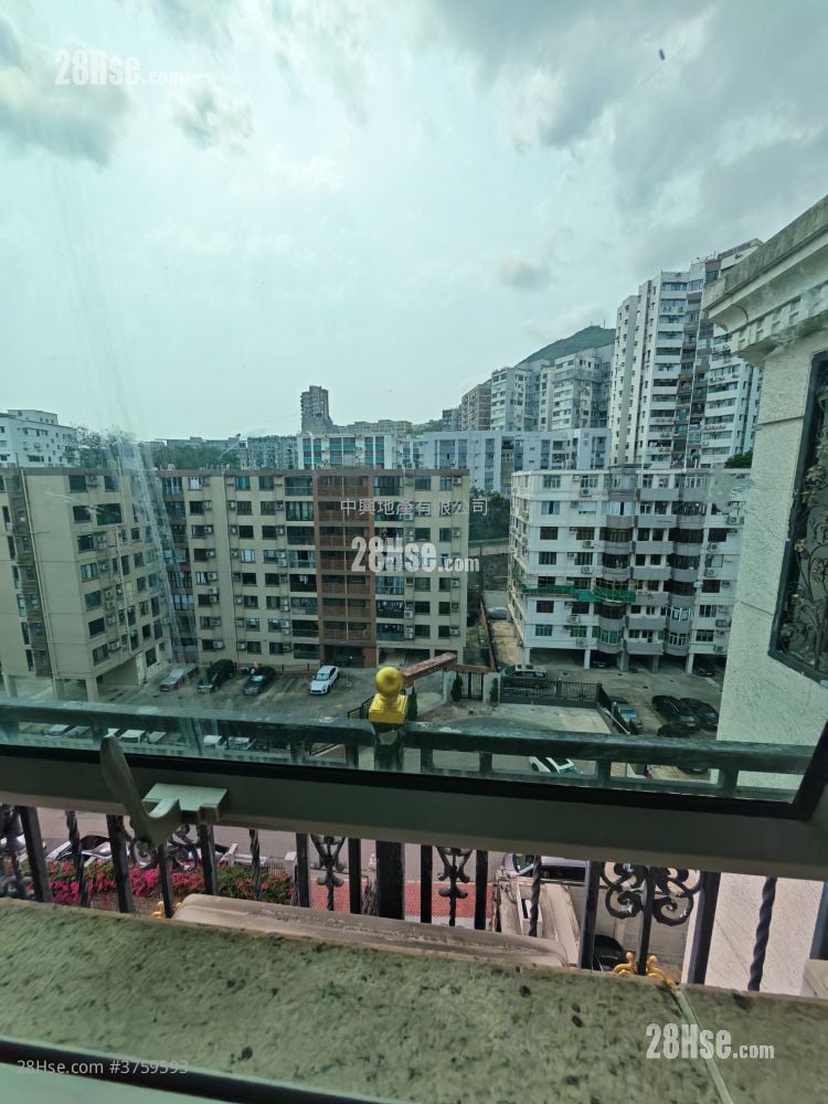 Le Chateau Rental 4 Bedrooms , 2 Bathrooms 1,490 ft²