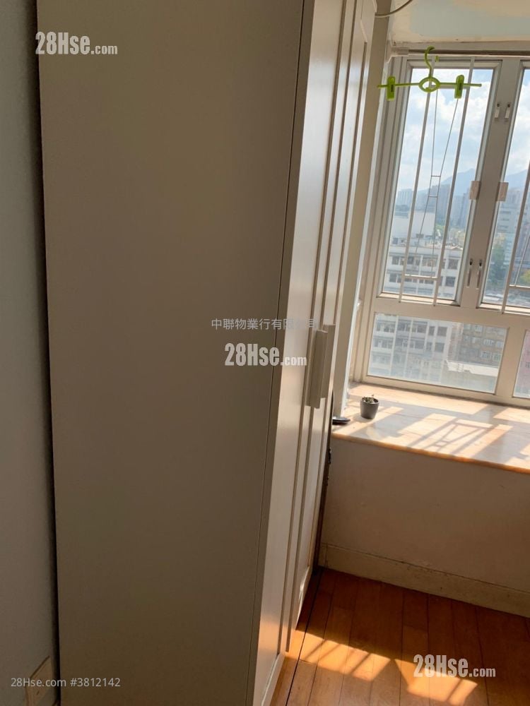 金辉花园 租盘 386 平方尺