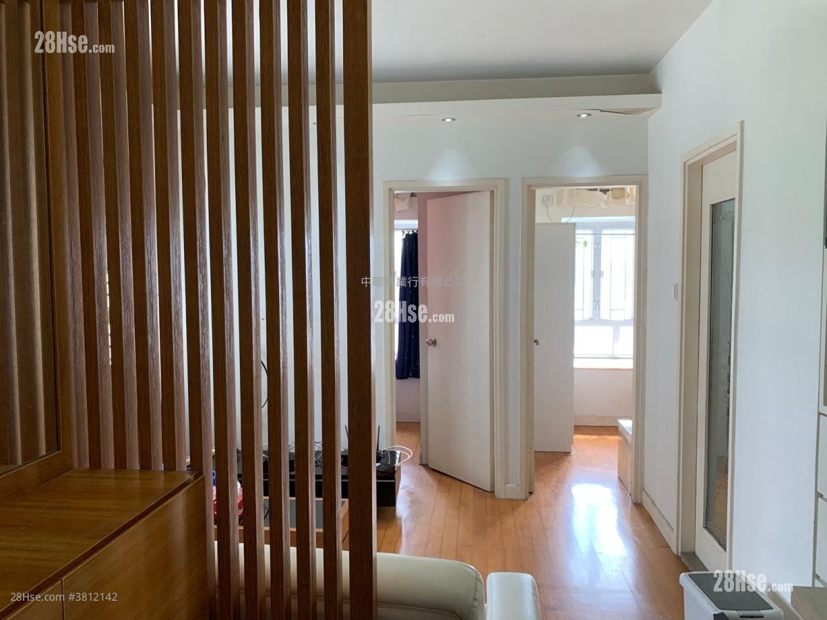 金辉花园 租盘 386 平方尺