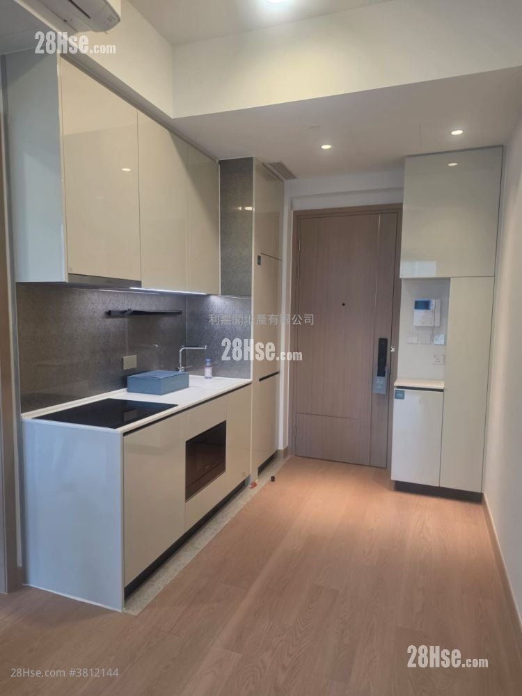 Seasons Place 售盘 1 房 , 1 浴室 323 平方尺