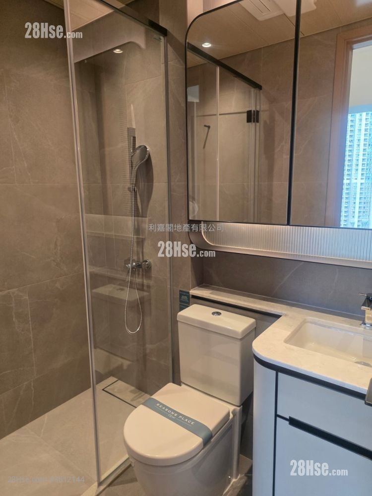 Seasons Place 售盘 1 房 , 1 浴室 323 平方尺