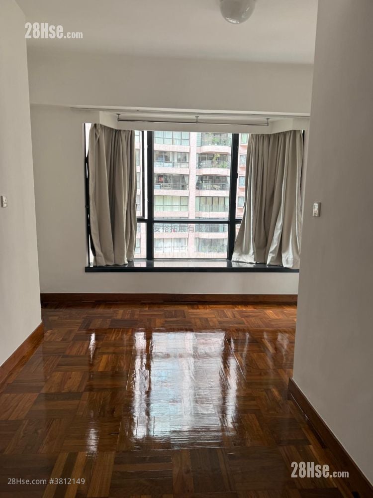 St. Louis Mansion Rental Studio , 1 Bathroom 318 ft²