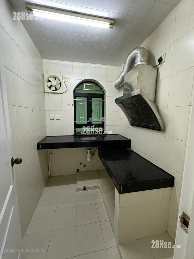 Village Rental 3 Bedrooms , 1 Bathroom 700 ft²