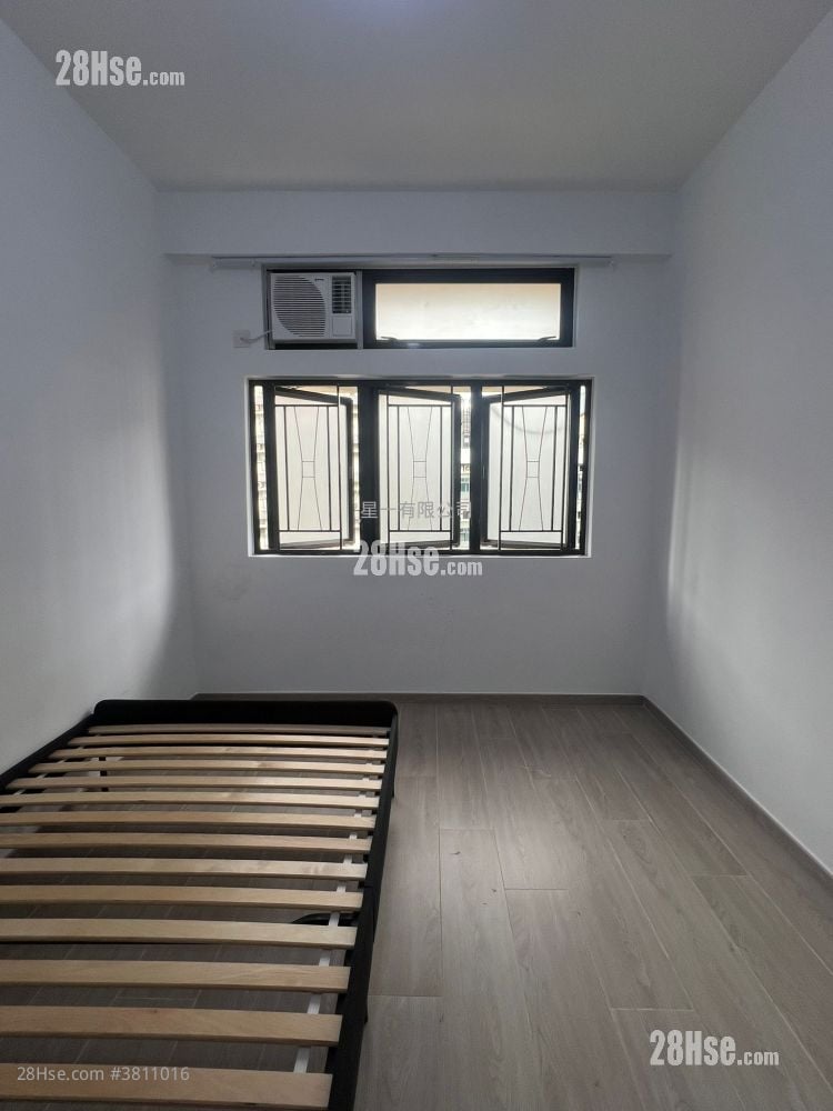 新兴大厦 租盘 开放式间隔 , 1 浴室 140 平方尺