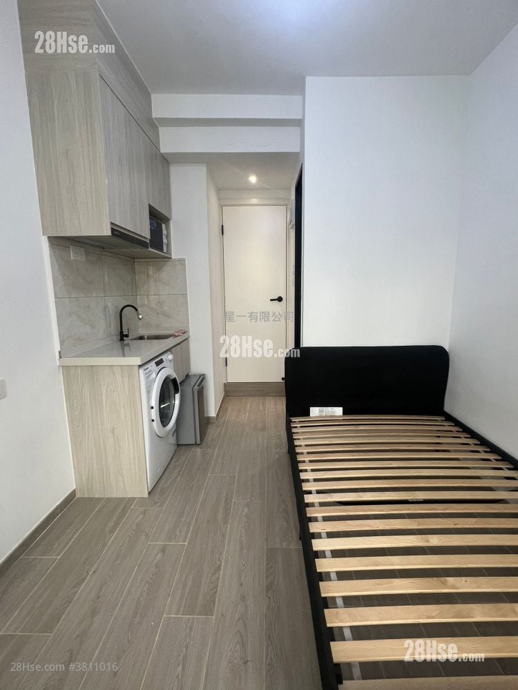 新兴大厦 租盘 开放式间隔 , 1 浴室 140 平方尺