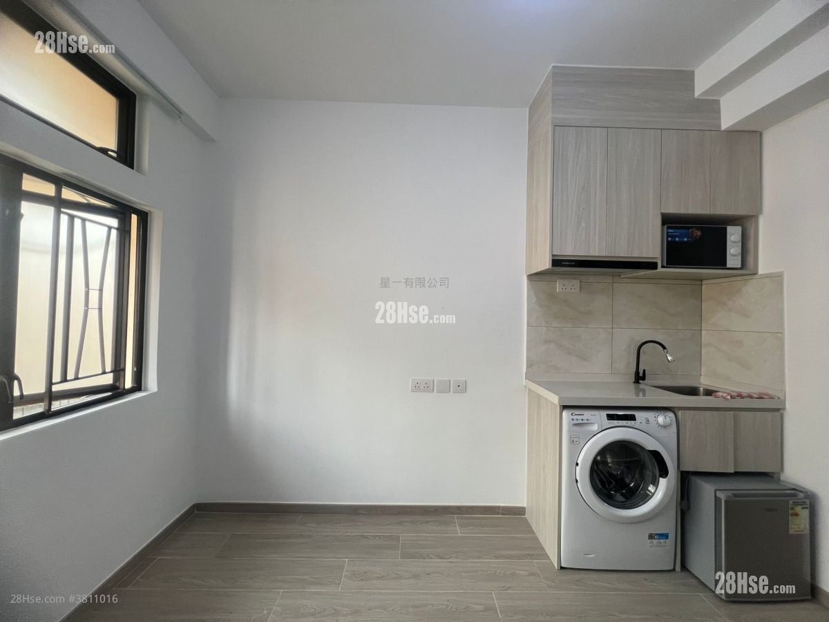 新兴大厦 租盘 开放式间隔 , 1 浴室 140 平方尺