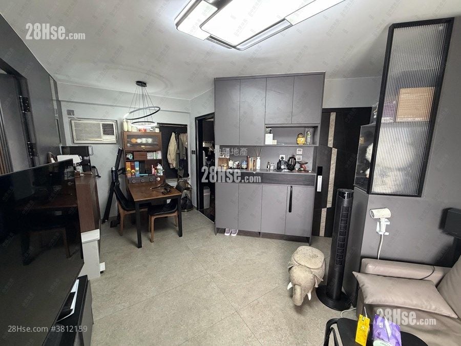 Kingswood Villas Sell 3 Bedrooms , 1 Bathroom 544 ft²