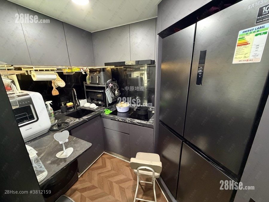 Kingswood Villas Sell 3 Bedrooms , 1 Bathroom 544 ft²