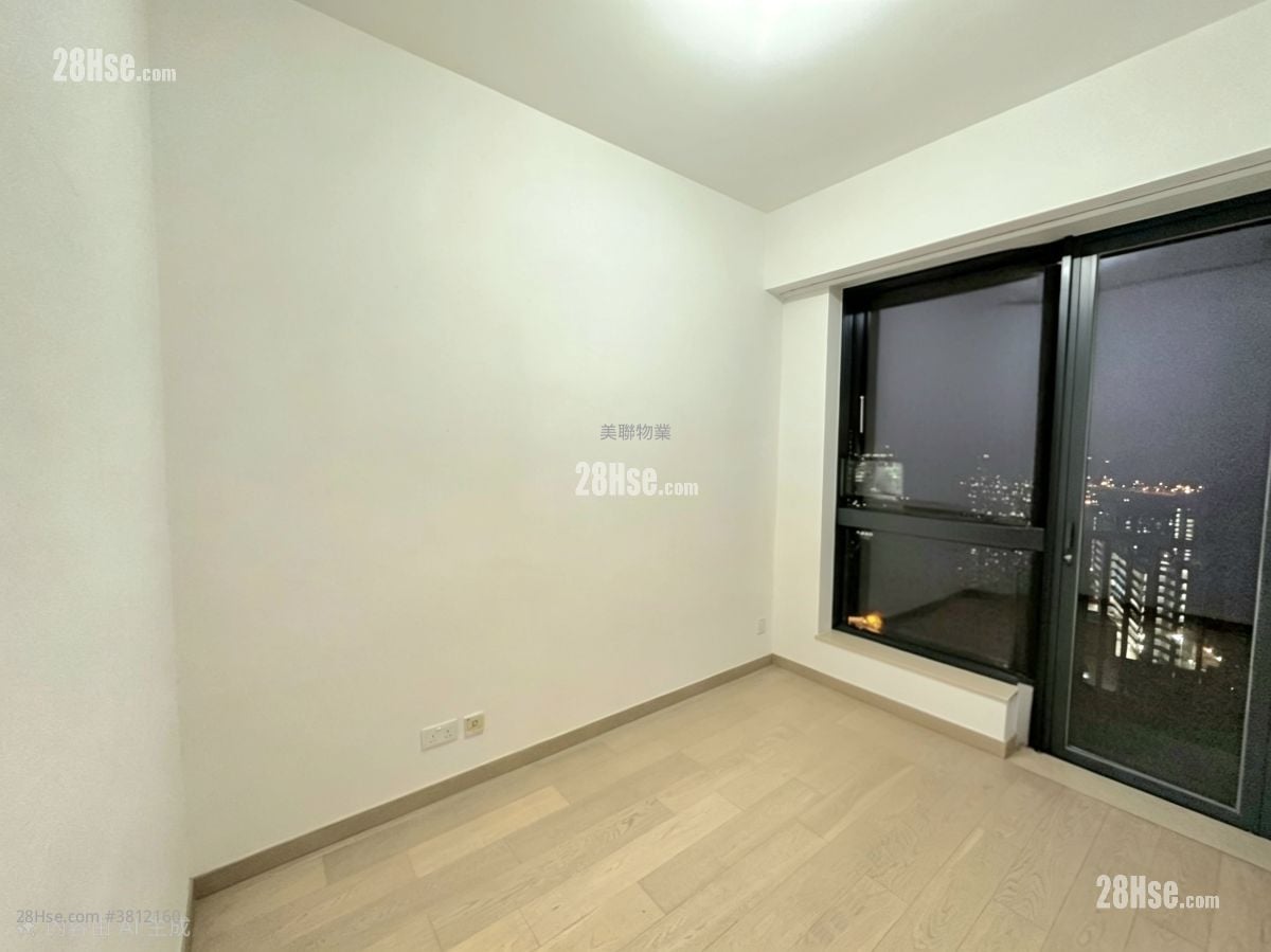 The Grand Marine Rental 3 Bedrooms , 2 Bathrooms 586 ft²