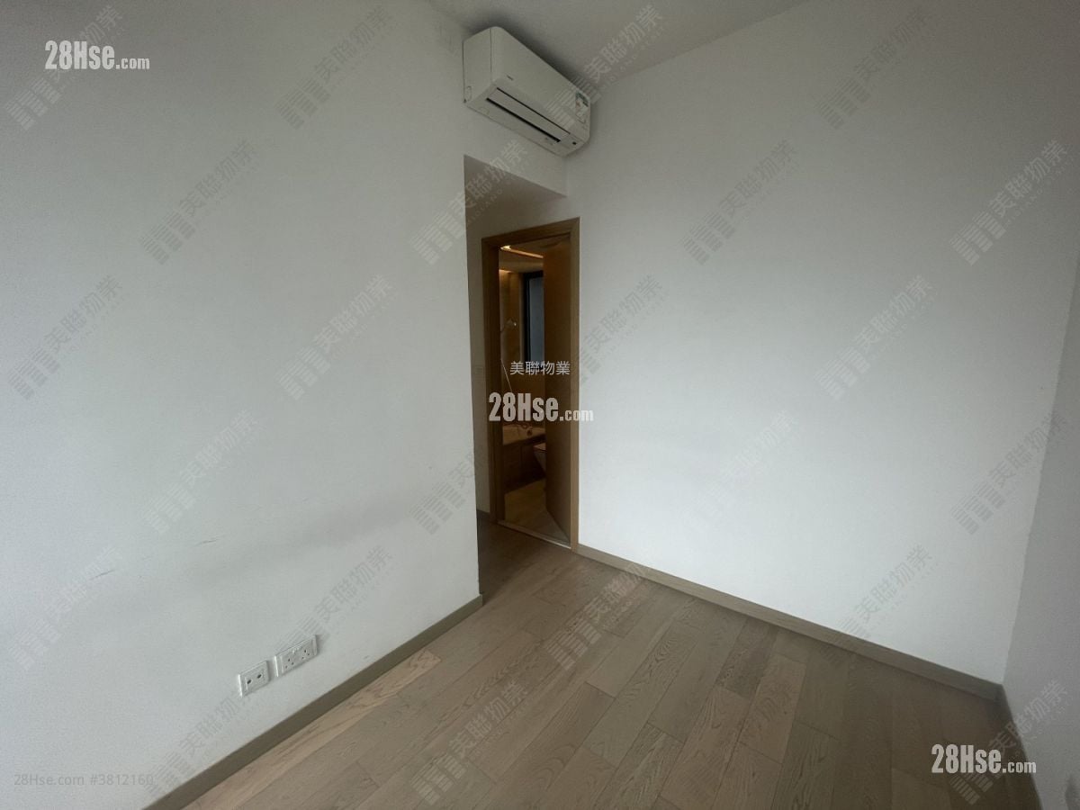 The Grand Marine Rental 3 Bedrooms , 2 Bathrooms 586 ft²