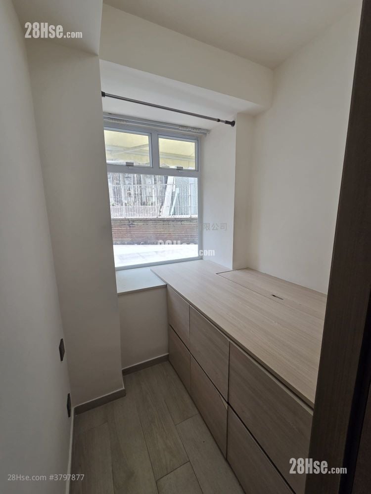 Hong Fai Building Rental 2 Bedrooms , 1 Bathroom 210 ft²