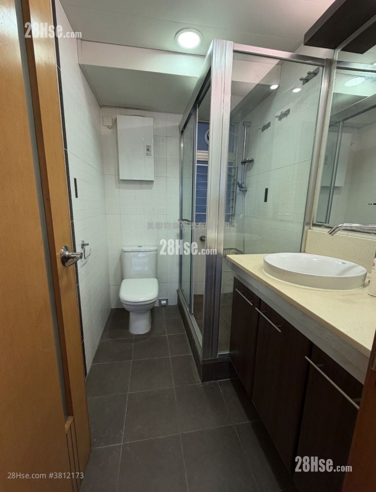 丽港城 租盘 2 房 , 1 浴室 517 平方尺