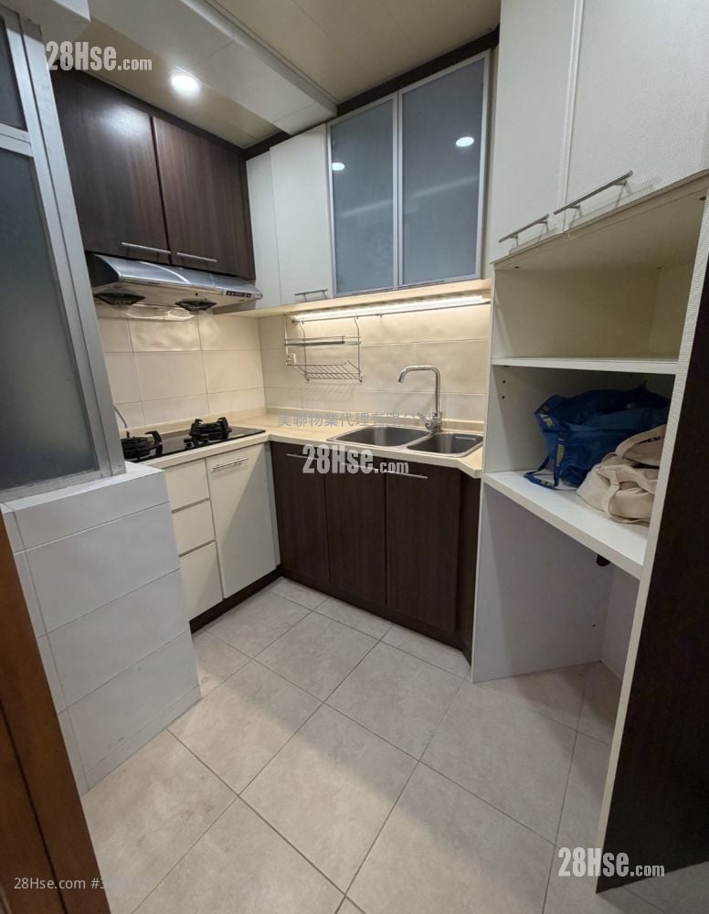 丽港城 租盘 2 房 , 1 浴室 517 平方尺
