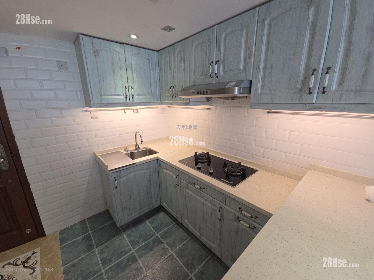 Jade Court Rental 3 Bedrooms , 2 Bathrooms 661 ft²