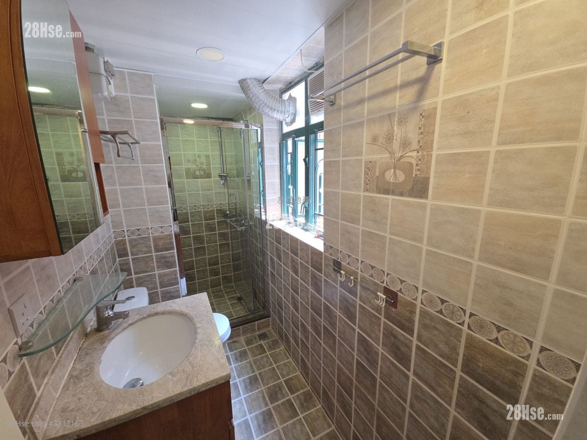 Jade Court Rental 3 Bedrooms , 2 Bathrooms 661 ft²