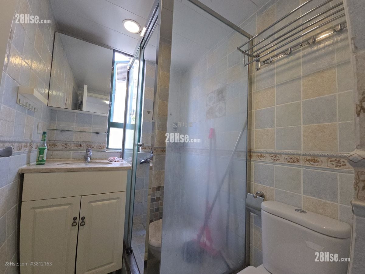 Jade Court Rental 3 Bedrooms , 2 Bathrooms 661 ft²