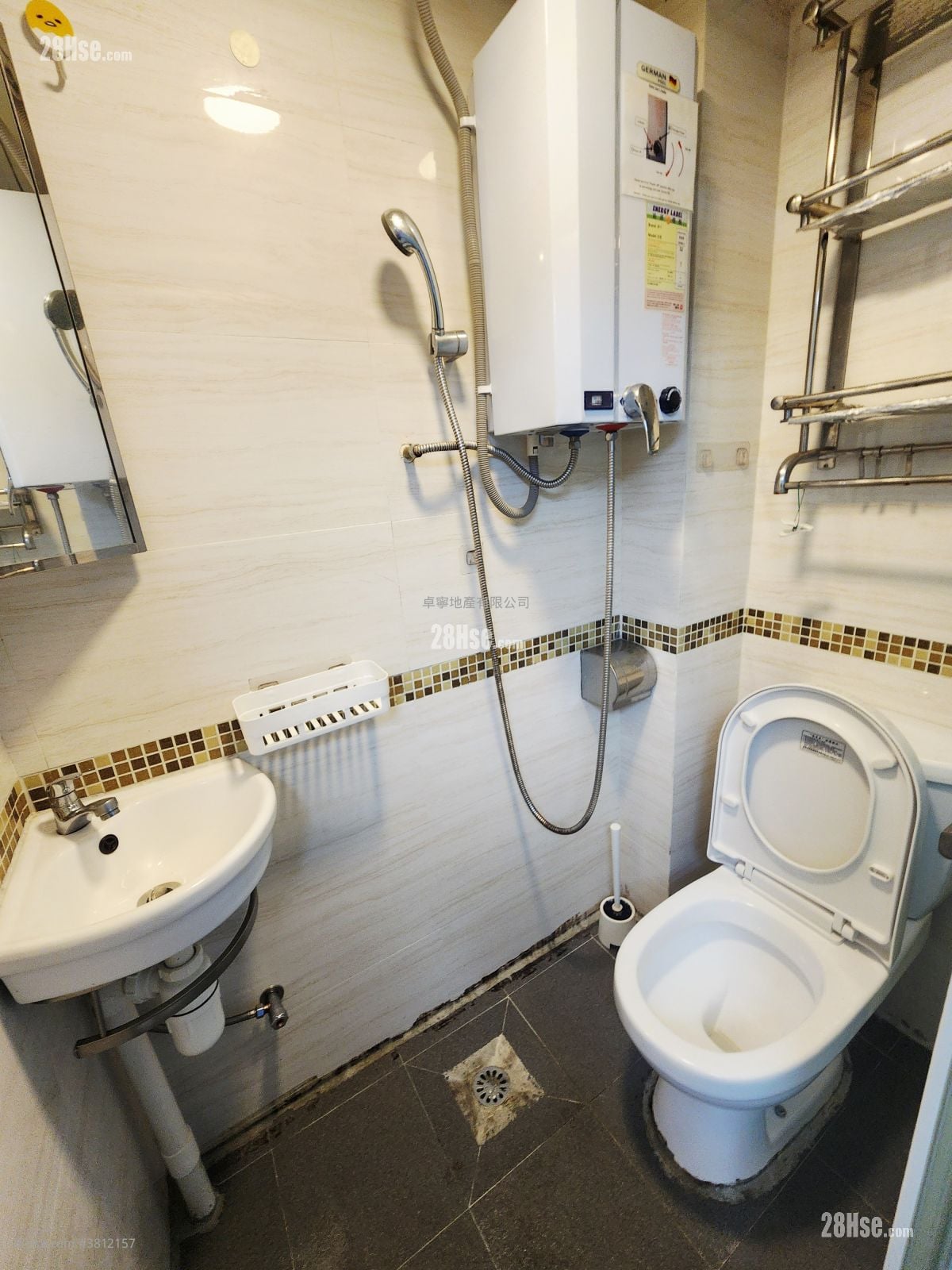 單幢樓房 租盤 160 平方呎