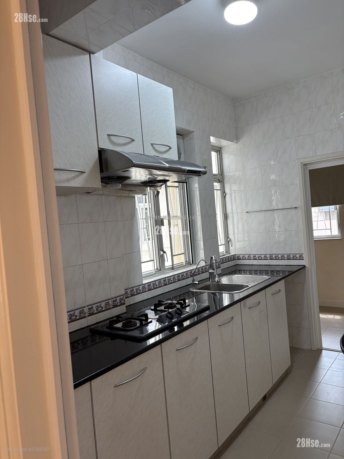 紫兰别墅 租盘 4 房 , 2 浴室 992 平方尺